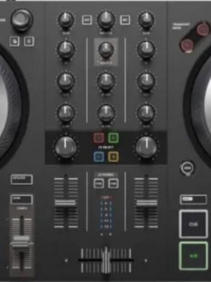 Traktors2mk3 DJ controller like new with box