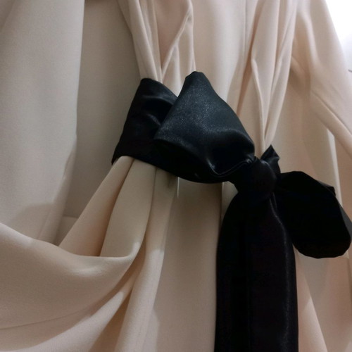Rita Pateroni official dress white like new with black satin belt