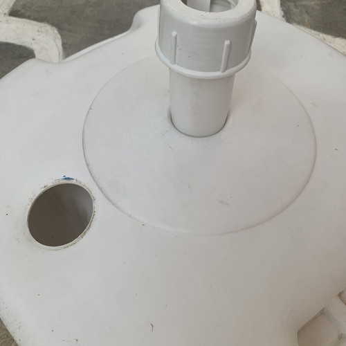Umbrella base like new, plastic, water-fillable