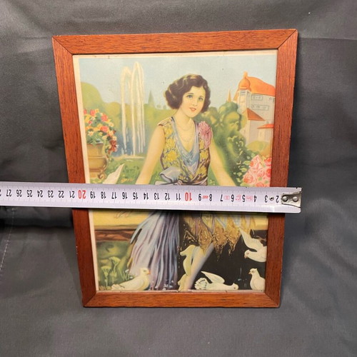 Vintage girl picture frame like new