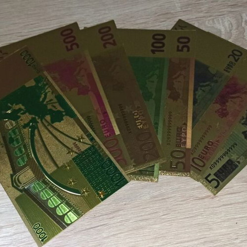 Set of gold-colored euro banknotes 8 pieces new
