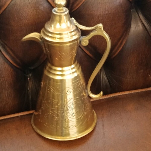 Traditional Arabic Dallah coffee pot vintage like new