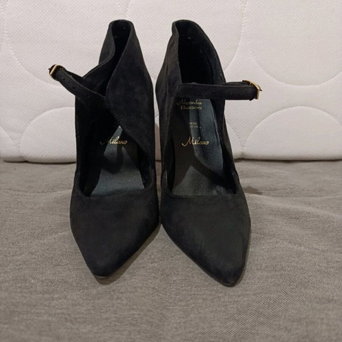 Black bootie style pumps size 37 like new