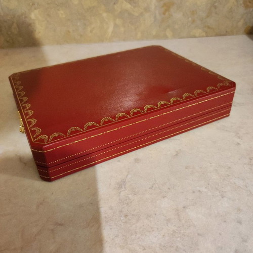 Cartier necklace box like new