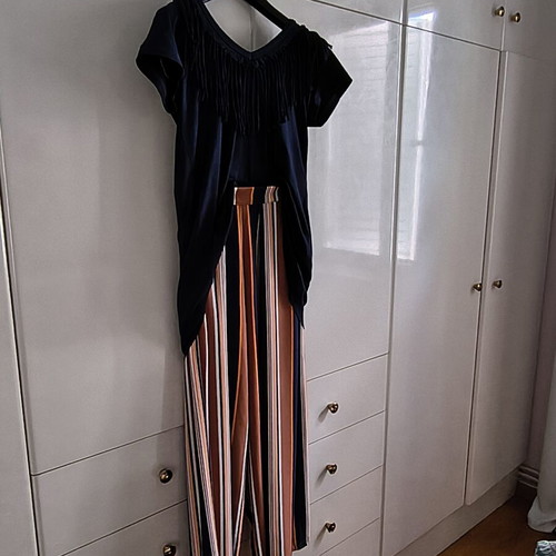 Anel Set with Blue Short-Sleeve Top and Striped High-Waisted Culottes like new