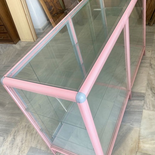 Professional store display case like new, metal frame pink