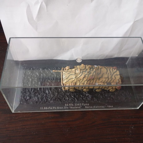 Puma Sd.Kfz. 234/2 Diecast Model 1:72 scale like new