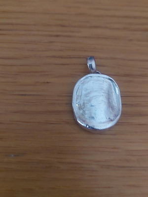 Pendant for neck like new, fashion jewelry