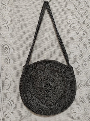 Macramé round shoulder bag like new, gray cotton yarn