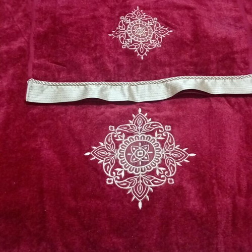 Towel set for bath like new for decoration