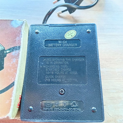 Battery Charger from the 80s new, for collectors