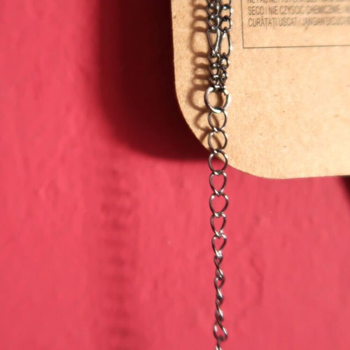 Pull&Bear long necklace new with red stone and adjustable clasp