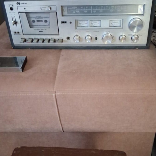 Opal radio cassette player with speakers from the 80s like new