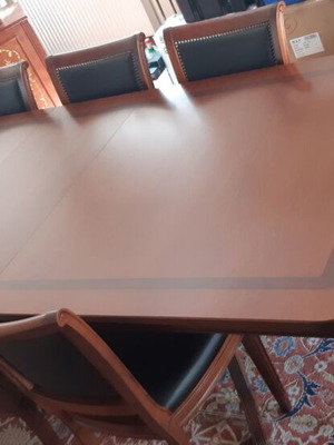 Walnut extendable dining table like new