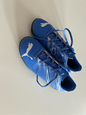 Puma Attacanto II FG/AG junior 37 like new blue football shoes