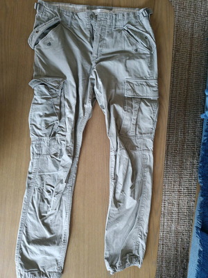 Cargo παντελόνι H&M L.O.G.G. μέγεθος 31, σαν καινούργιο, regular fit, μπεζ