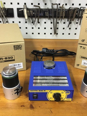 Hakko FR-830 PCB Preheater with 2 Hakko C1390C PCB Holders new