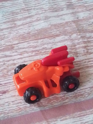 Αυτοκινητάκι Kinder Sprinty Voiture σαν καινούργιο, μήκος 4 εκ.