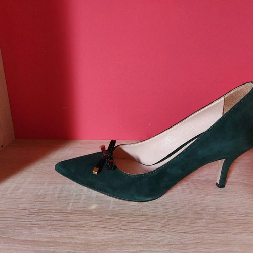 Strantzali green velour pumps new, size 37