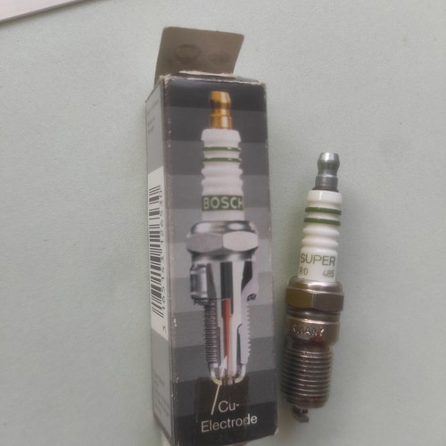 Bosch Super FLR 8 LDCU Spark Plug like new with surface marks