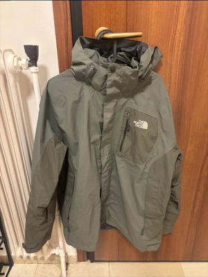 Μπουφάν The North Face σαν καινούργιο, μέγεθος large, πράσινο χωρίς επένδυση