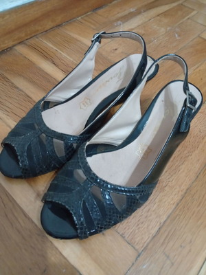 Black peep toe sandals size 36 like new with heel