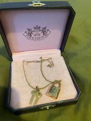 Juicy Couture Lock & Key Necklace like new with box