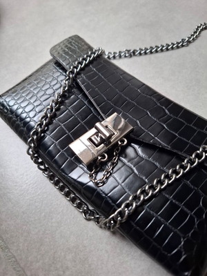 Toi & Moi Black Croc-Effect Bag with Chain Strap and Belt like new