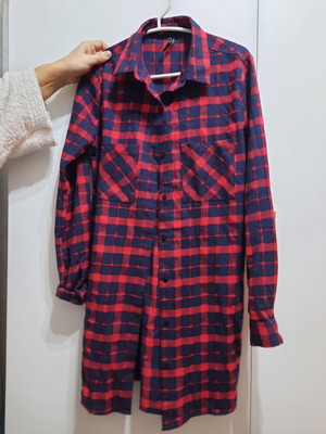 Long women's shirt like new, blue and red, size M