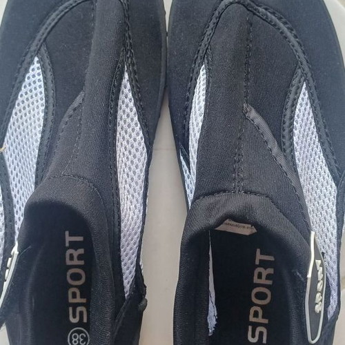 Water shoes unisex, new, size 38, black