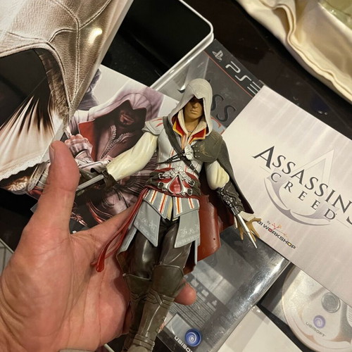 Assassin Creed 2 and Assassin Creed Brotherhood collectors like new