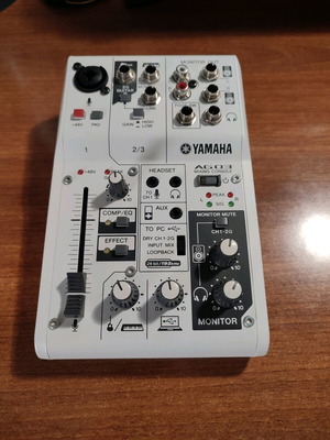 Κονσόλα Μίξης, κάρτα ήχου YAMAHA AG03