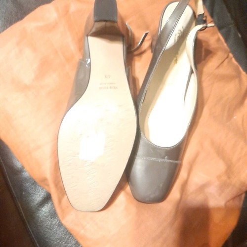 Premiere gray slingback pumps size 40 like new
