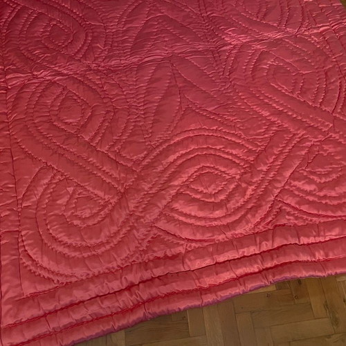 Vintage heavy satin quilt like new