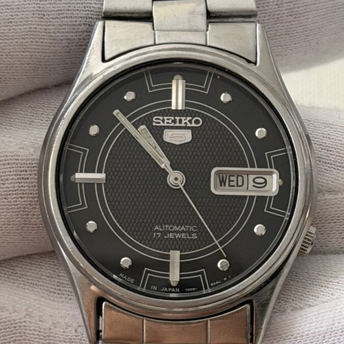 Seiko 5 Automatic 7S26-0520 Honeycomb Dial watch like new, black and silver