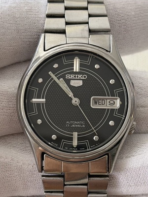 Seiko 5 Automatic 7S26-0520 Honeycomb Dial watch like new, black and silver