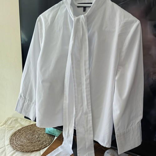 White women's shirt cotton like new, quarter sleeve, size M