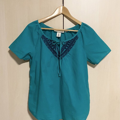 H&M cotton shirt with embroidery like new, blue and green, size M