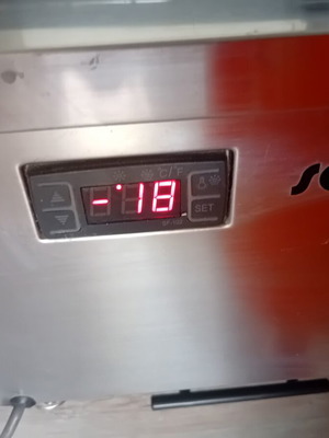Refrigerator freezer like new