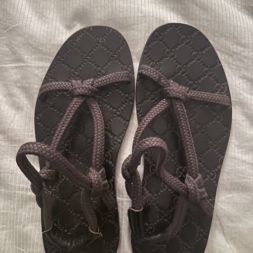 Gucci unisex sandals size 41 in very good condition, brown