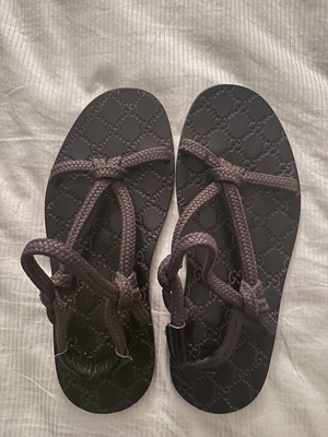 Gucci unisex sandals size 41 in very good condition, brown