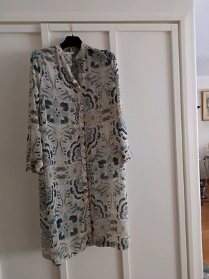 Youthful dress size 42 like new with shirt and pants