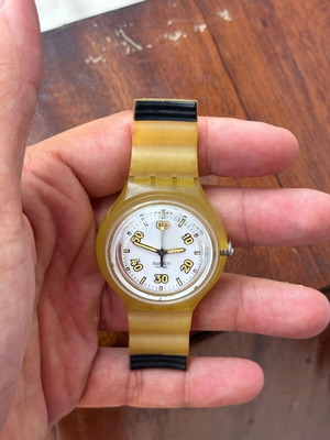 Vintage Swatch Swiss AG 2002 yellow transparent watch 4.3cm