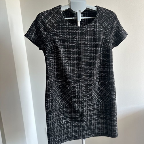 Papaya office dress size 10/M like new, black and white