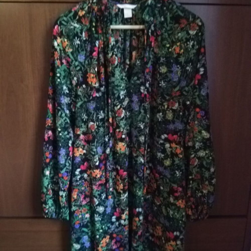 H&M crepe dress like new with ruching and ties M\L multicolor