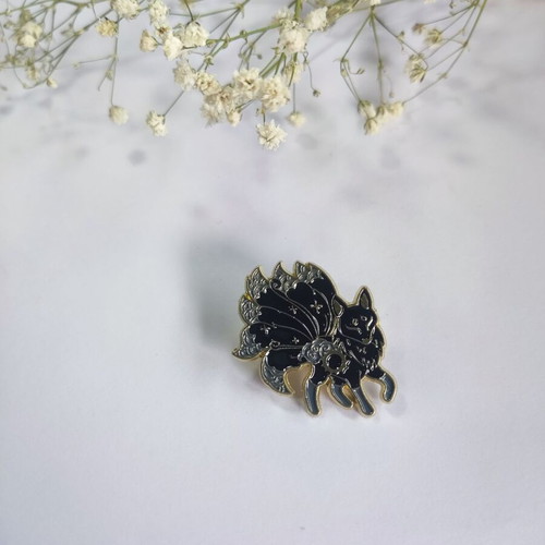 Black Fox pin new, gold platted