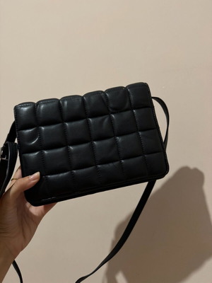 H&M black bag like new with ample capacity