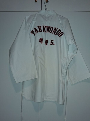Tae kwon do uniform like new