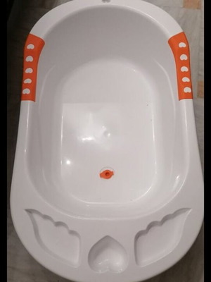 Large baby bathtub with non-slip handles new