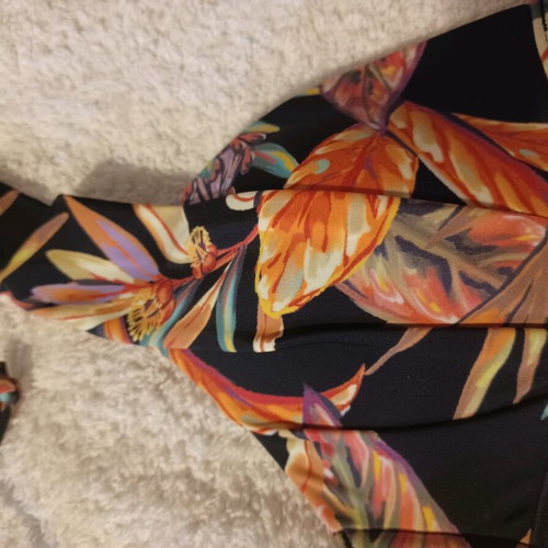 O'neill bikini top new with tag, black multicolor, size XS